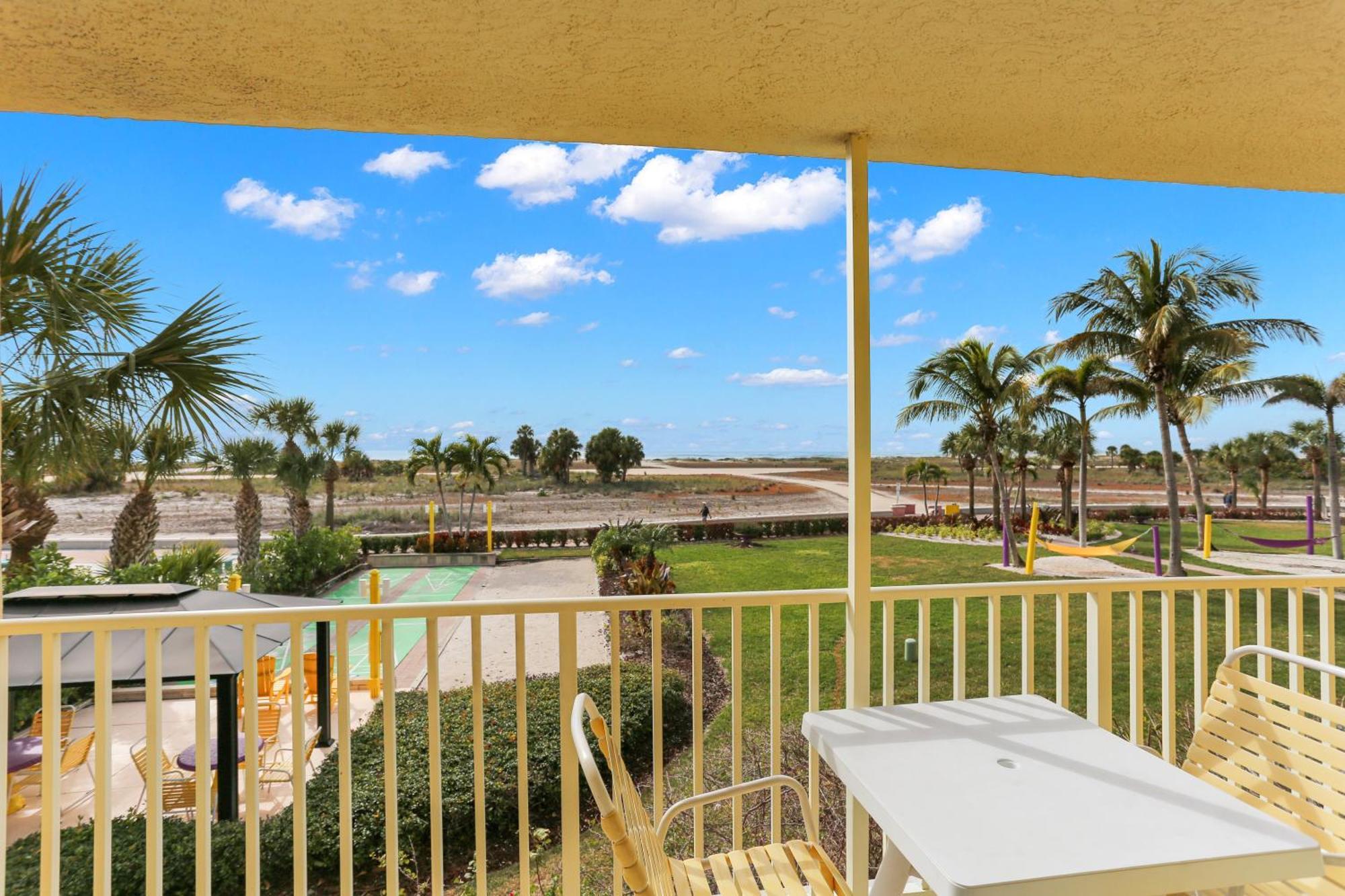 South Beach Condo Hotel By Travel Resort Services, Inc. St. Pete Beach Exterior foto